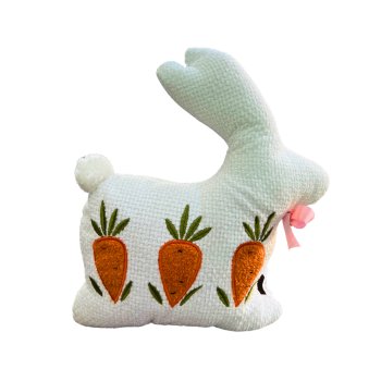 Almofada de Coelho Decorativa com Aplica de Cenouras